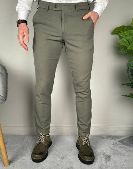 Muske pantalone za leto, u maslinastojboji