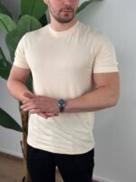 Bez muska majica basic od modal pamuka, frontalni prikaz gornjeg dela tela