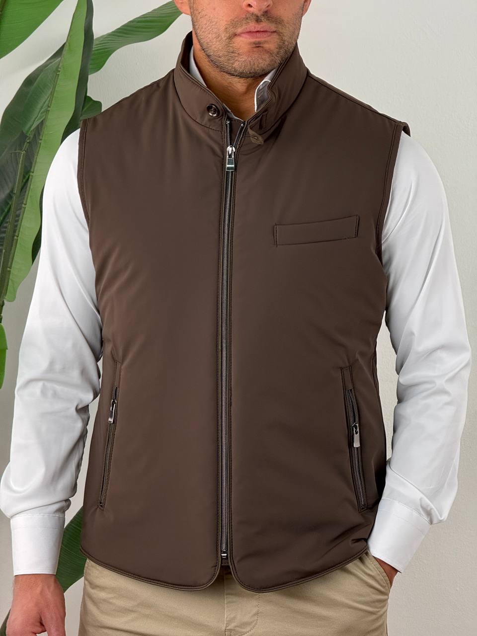 elegantni-prsluk-sa-ruskom-kragnom-r4720-21-slika-1-glavna Elegantni prsluk sa ruskom kragnom - Slika 1