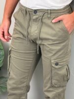 Muške kargo pantalone sa džepovima na dugme - Slika 9