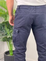 Muške kargo pantalone sa džepovima na dugme - Slika 14